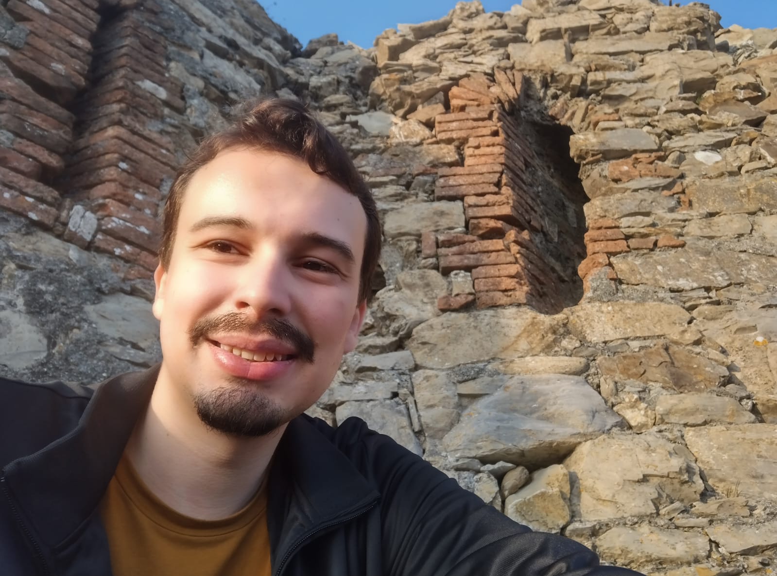 Una foto mía debería estar aquí. Actualiza la página.